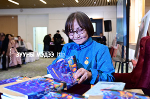 Ц.Түмэнбаяр: Анхны романаа Монгол Улсынхаа голомт, газар нутгаа авч үлдсэн Хөхтөмөр жанжны түүхээр бичлээ